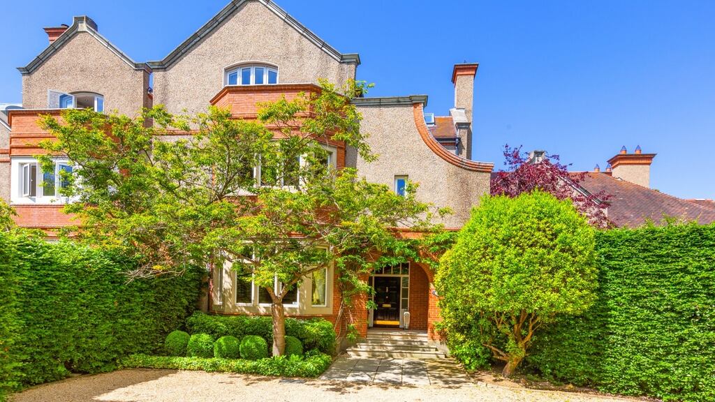 84 Ailesbury Road, Ballsbridge, Dublin 4.