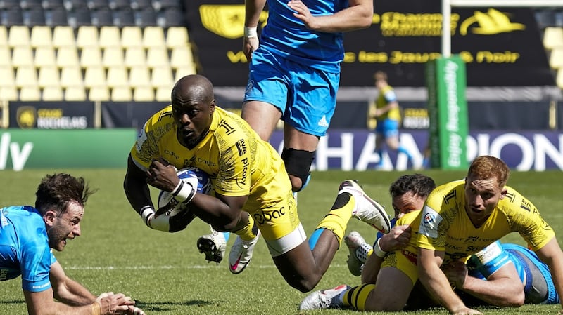 Raymond Rhule is tackled. Photo: Dave Winter/Inpho