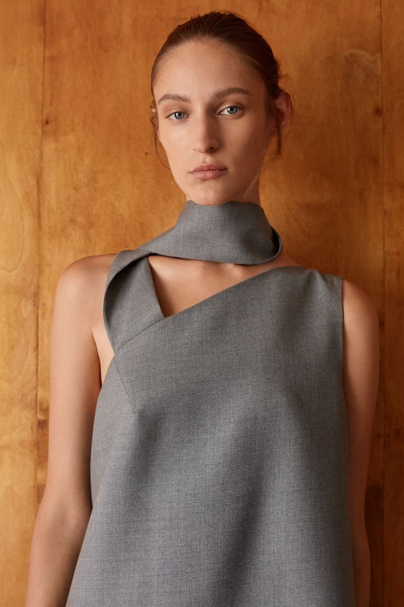 Asymmetrical grey dress with adjustable strap, €99