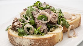 Steak trencher, parsley, capers and shallots