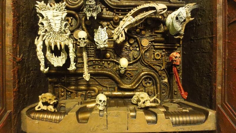 If sir likes our post-credit sequence, he might well be intrigued by this second hand limited edition Predator Trophy Skulls diorama