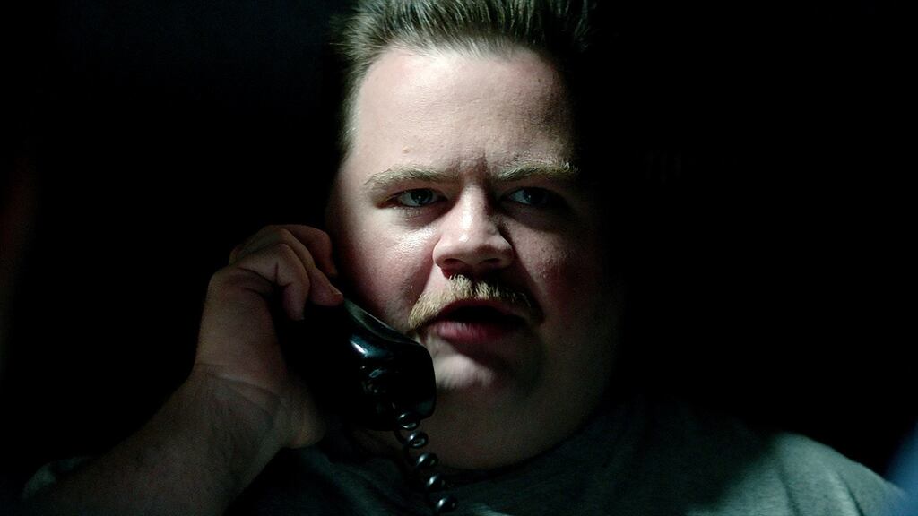 Paul Walter Hauser and Sam Rockwell Paul Walter Hauser in Richard Jewell