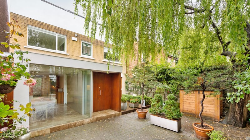 6 Raglan Lane, Ballsbridge, Dublin 4