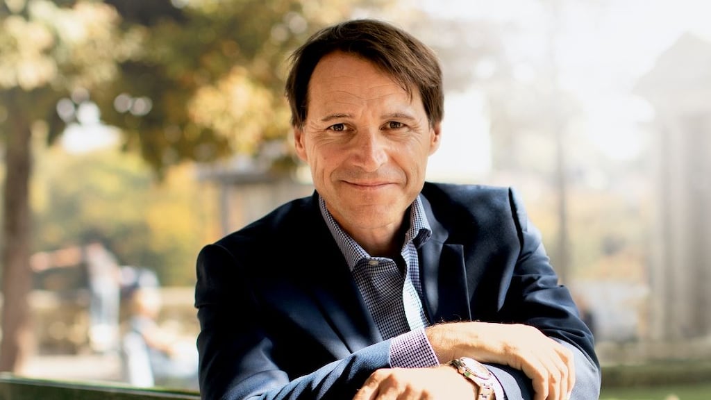 By reading the news ‘we train our brain to skim, to surf, to digest very quickly and not go deep’, says Swiss writer Rolf Dobelli.