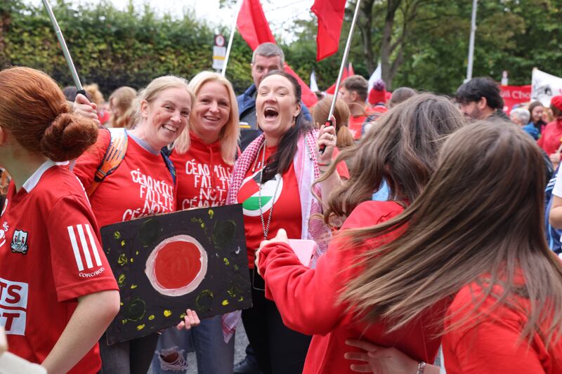 20/09/2025. - SCÉAL -
CEARTA, a National Protest for the Irish Language and the Gaeltacht, from Parnell Square to Leinster House Dublin.
Grianghraf: Dara Mac Dónaill / The Irish Times