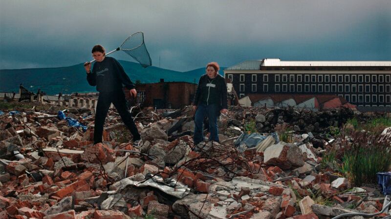 ‘Butterfly Catchers’ (1999) by Hannah Starkey. Photograph courtesy of Maureen Paley Gallery