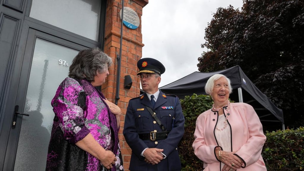 Orla McKeown (grandniece of Det Sgt Patrick McKeown) and Marie Hyland (daughter of Det Garda Richard Hyland) with Garda Commissioner Drew Harris at the unveiling of a plaque to honour the two members of An Garda Síochána killed in duty 81 years ago. Photograph: Colin Keegan