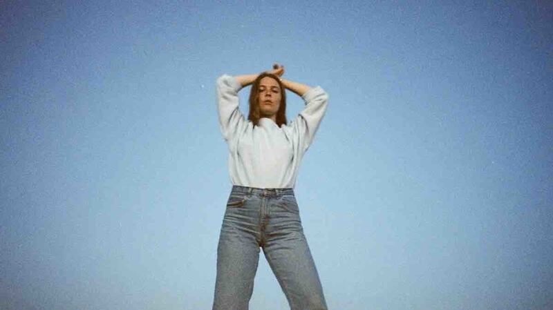 Maggie Rogers (24) is a singer-songwriter from Maryland. While she has a background in folk music, she had what she describes as a “spiritual experience” with dance music when she studied abroad in France, and things changed.