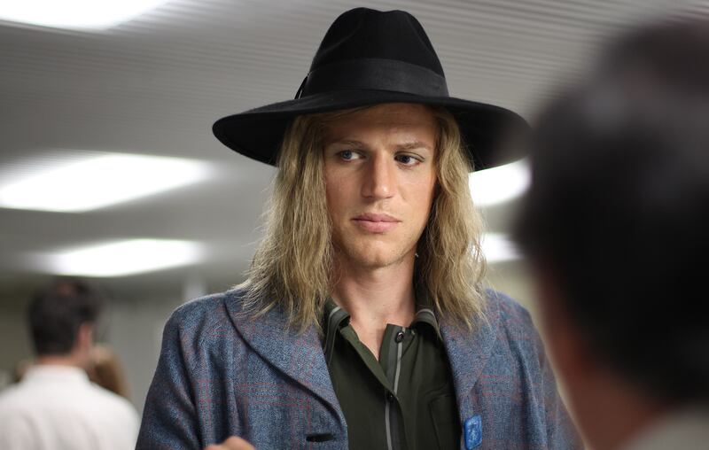 Johnny Flynn as David Bowie in Stardust