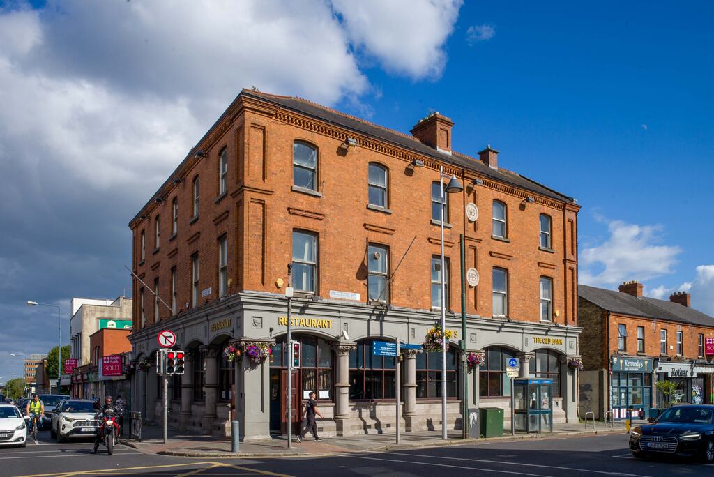 Loretta’s: no fixed-price carry-on, no stipulation on how you order. Photograph: John Ohle