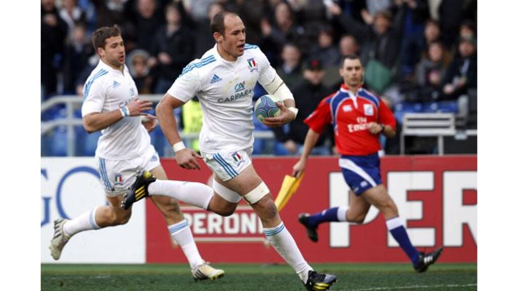 Sergio Parisse runs in to score Italy’s first try in their Six Nations victory over France at the Olympic Stadium in Rome. Photograph: Alessandro Bianchi/Reuters