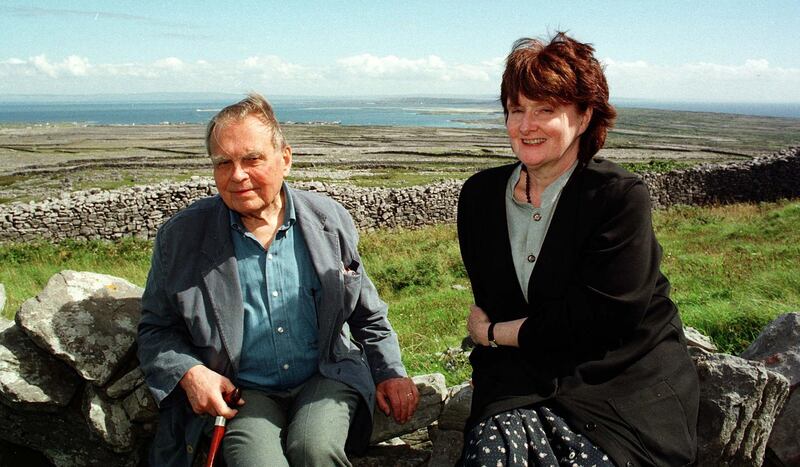 The Polish Nobel prize winning poet Czeslan Milosz on Inis Mór for the Aran Islands Poetry Festival in 1997 with Eavan Boland. Photograph: Joe O'Shaughnessy