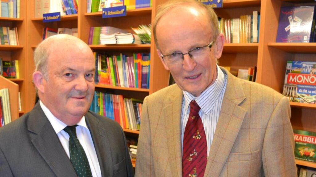 Torlach Mac Con Midhe agus Eoin Mac Aogáin. grianghraf: colm ó torna