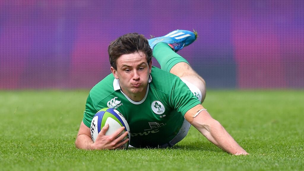 Hugo Keenan scores Ireland’s first try. Photo: Dave Howarth/Inpho
