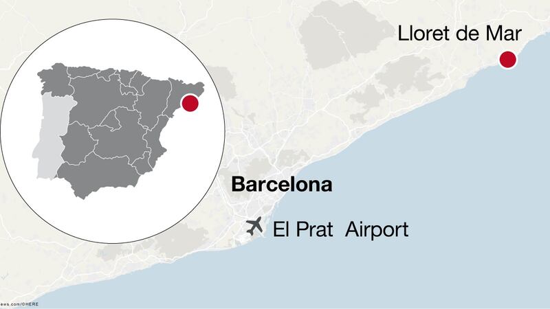 At least 24 people, mostly tourists, have been injured after a bus crashed on its way to Barcelona airport.