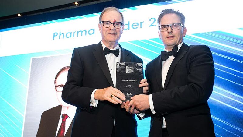Trevor Marshall, Global Director of Engineering, Zenith Technologies presents the Pharma Leader 2019 award to Joe Harford.