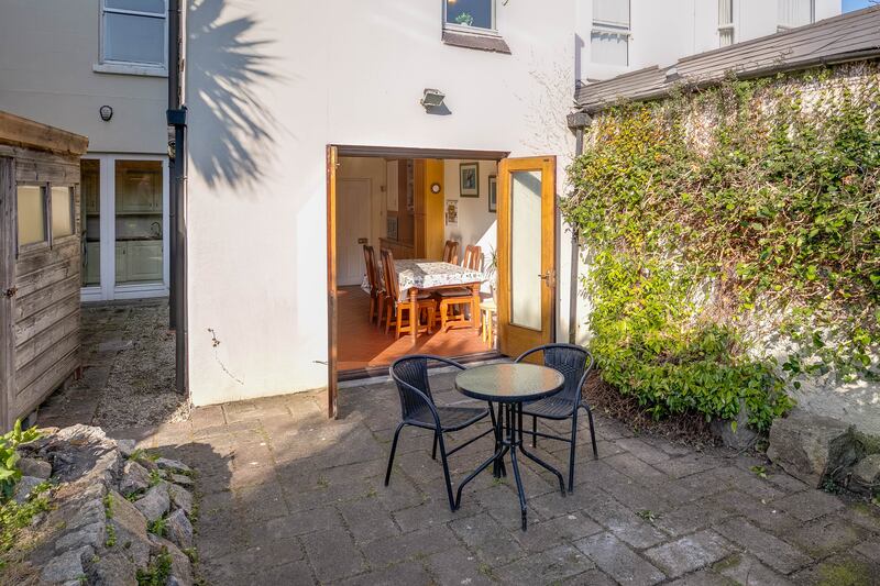 Rear garden dining area