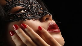 Halloween-friendly makeup you can wear all winter long