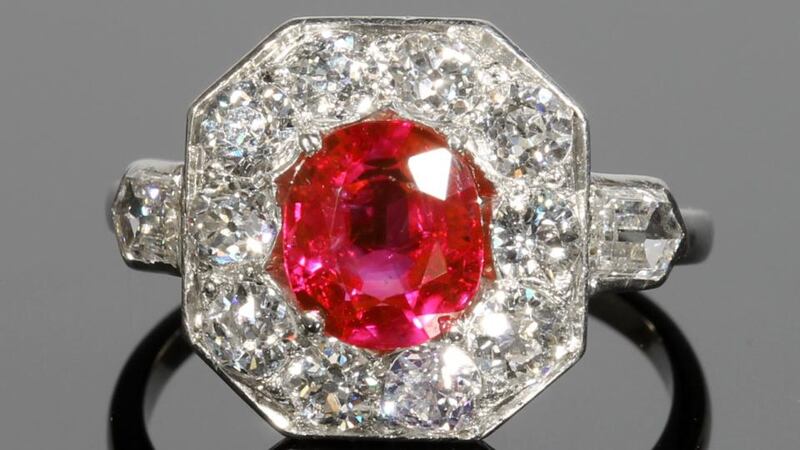 An antique Burmese ruby and diamond ring at O’Reilly ’s (€10,000– €12,000)