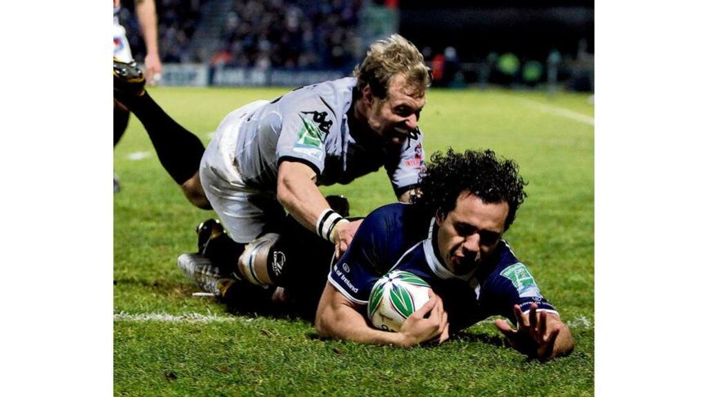 Isa Nacewa goes over for the score of the game