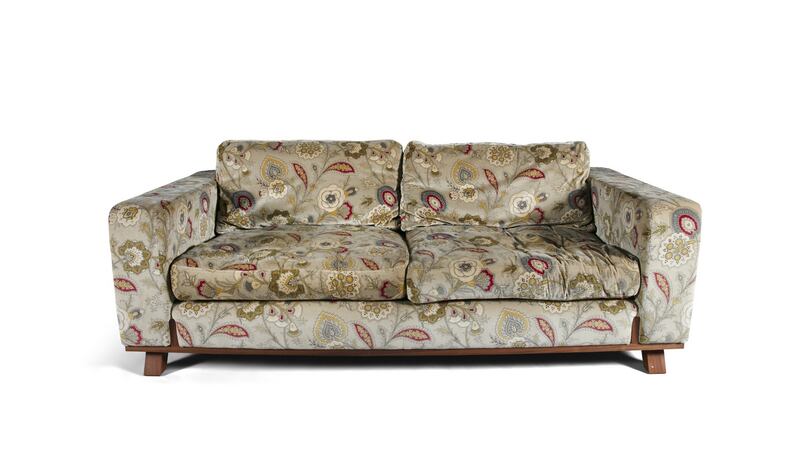 Lot 143, David Linley sofa, €1,000-€1,500