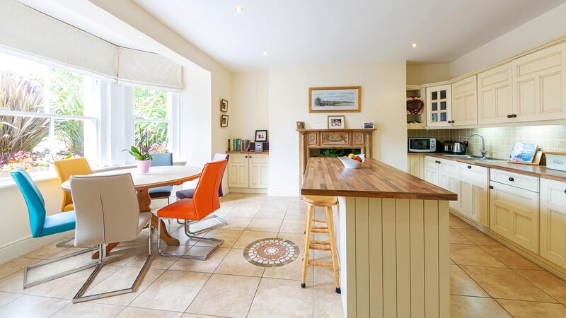 The spacious kitchen.