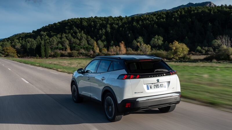 If you take the e-2008 on a motorway, you’re looking at a best-case range of 200km