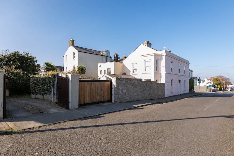 Vehicular entrance is to the side on Elton Park