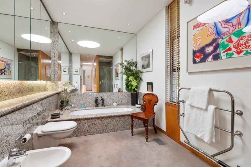 Main bedroom en suite