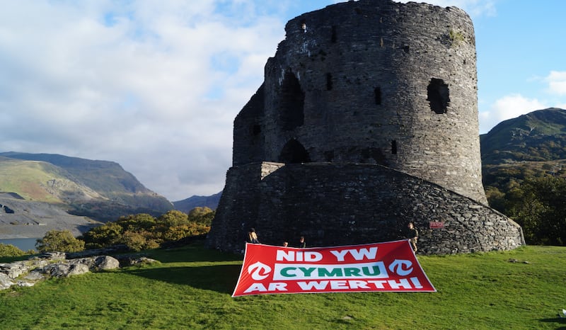 Caisleán Dolbadarn. Grianghraf: Cymdeithas yr Iaith