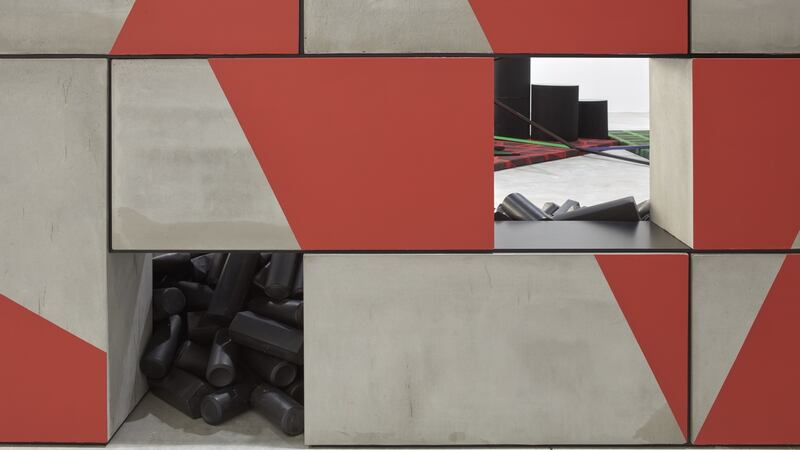 Eva Rothschild, Drift, 2019, concrete, steel, synthetic polymer paint.Dimensions variable. Photograph: Robert Glowacki