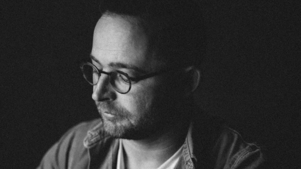 Simon O’Connor’s set of intimate songs, imagining 1916 through the experience of the wives of the rebel leaders, is currently on tour