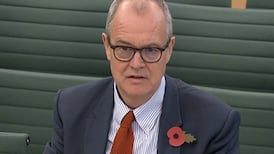 English hospitals cancel non-urgent procedures due to Covid-19