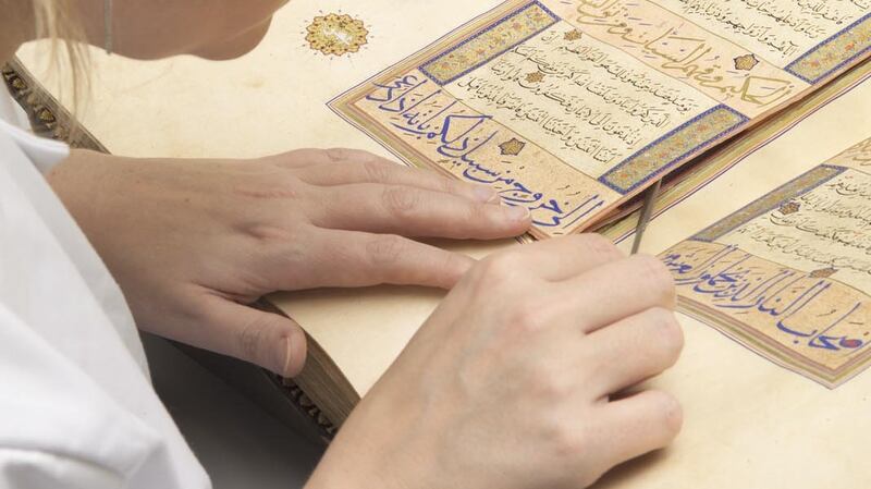 Examination of the Ruzbihan Koran. Copyright: the trustees of the Chester Beatty Library, Dublin