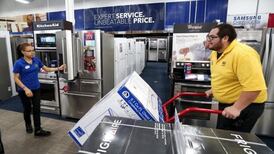 Exports boost US growth as consumer spending slows