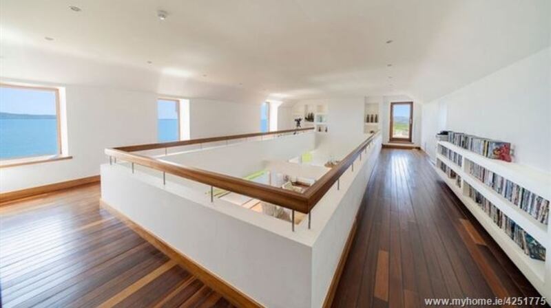 Upstairs gallery, main house, Horse Island