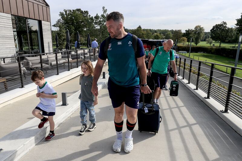 Peter O’Mahony with his daughter Indie and son Theo. Photograph: Dan Sheridan/Inpho