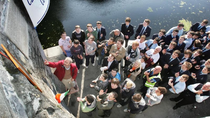 A restored plaque commemorating the scientist and mathematician William Rowan Hamilton being unveiled at Broome Bridge, Dublin, in 2009. Photograph: Matt Kavanagh
