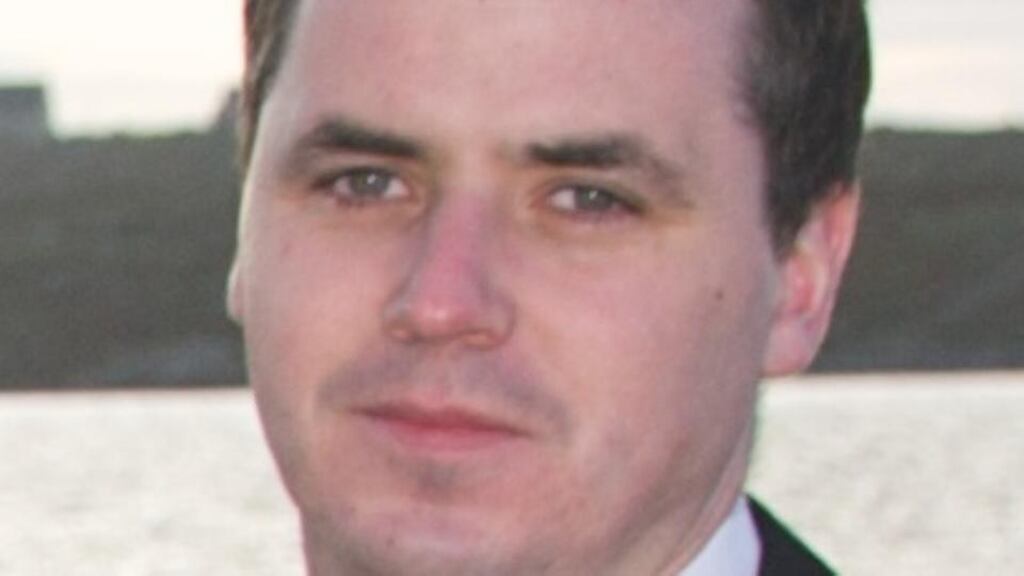 Coimisinéir Teanga, Rónán Ó Domhnaill – annual report for 2013 published