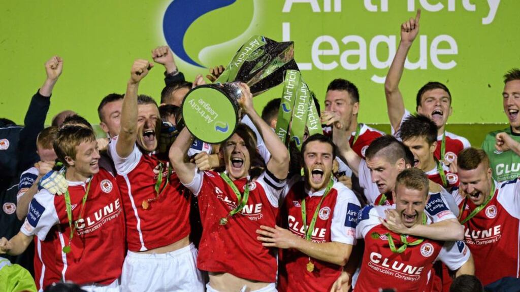 St Patrick’s Athletic captain Conor Kenna lifts the Airtricity League Premier Division Trophy. Photograph: : Matt Browne/Sportsfile