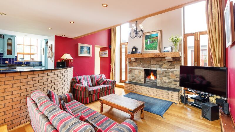 Open plan livin/kitchen area