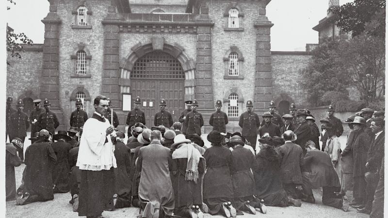 Relatives pray outside Wandsworth Prison, London, for Reggie Dunne and Joe O’Sullivan, the IRA men who killed Sir Henry Wilson, shortly before their execution in August 1922. Photograph: Getty Images