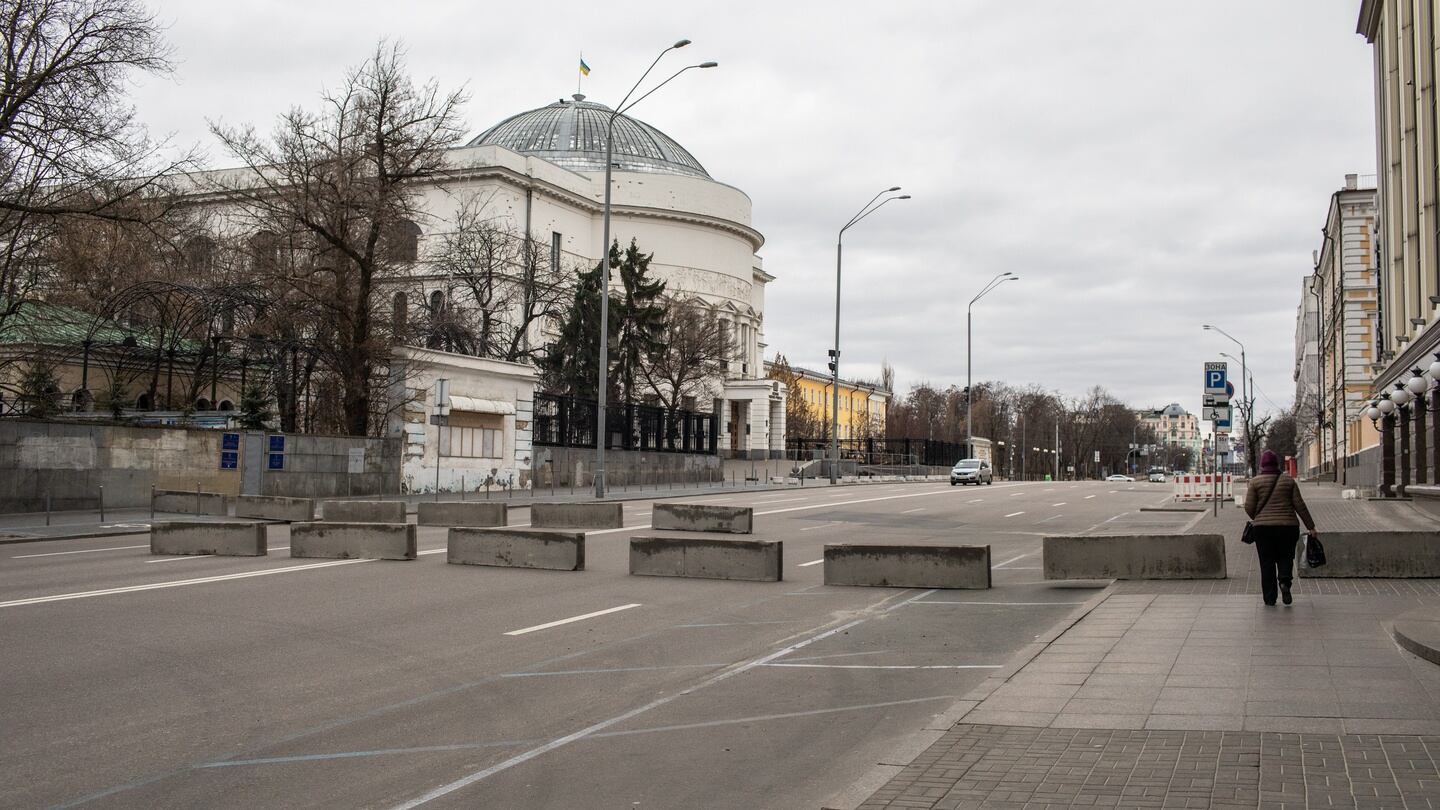 Concrete barricades set up by Ukrainian forces block a road in a residential neighborhood of Kyiv, Ukraine, on Saturday. Russian troops are concentrating on encircling the capital, the general staff of the Ukrainian army said in a statement. Photograph: Erin Trieb/Bloomberg