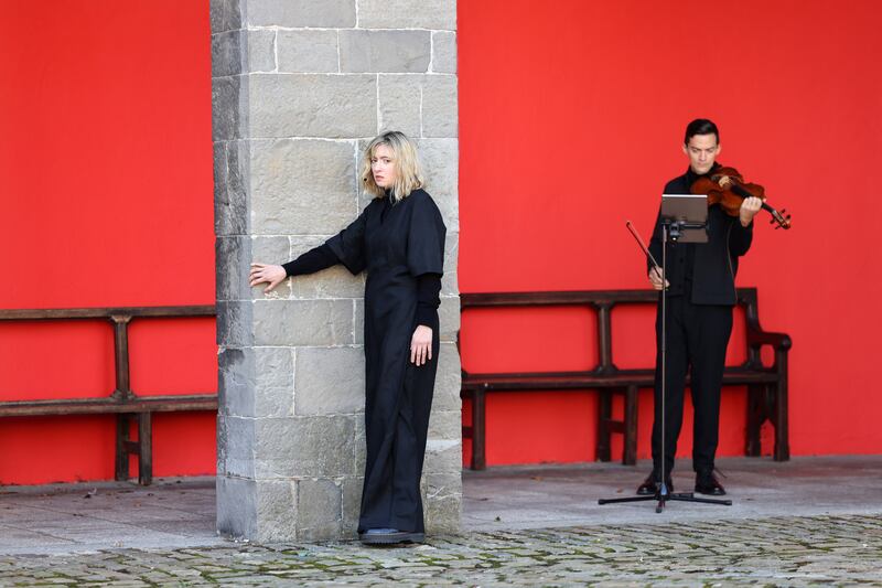 Rosie Middleton, mezzo-soprano, and Stephen Upshaw, viola. Photograph: Dara Mac Dónaill