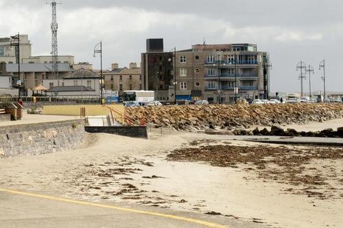 Lifeguards may get power to seize alcohol on beaches