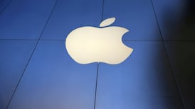 Apple reports record sales for holiday period