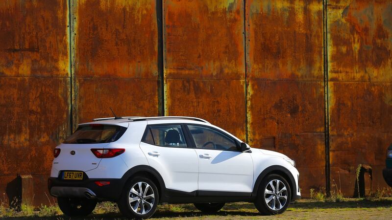 Kia is aiming the Stonic at trendy, urbanista hipsters (isn’t everyone, these days?) and so the car is set up for inner city combat