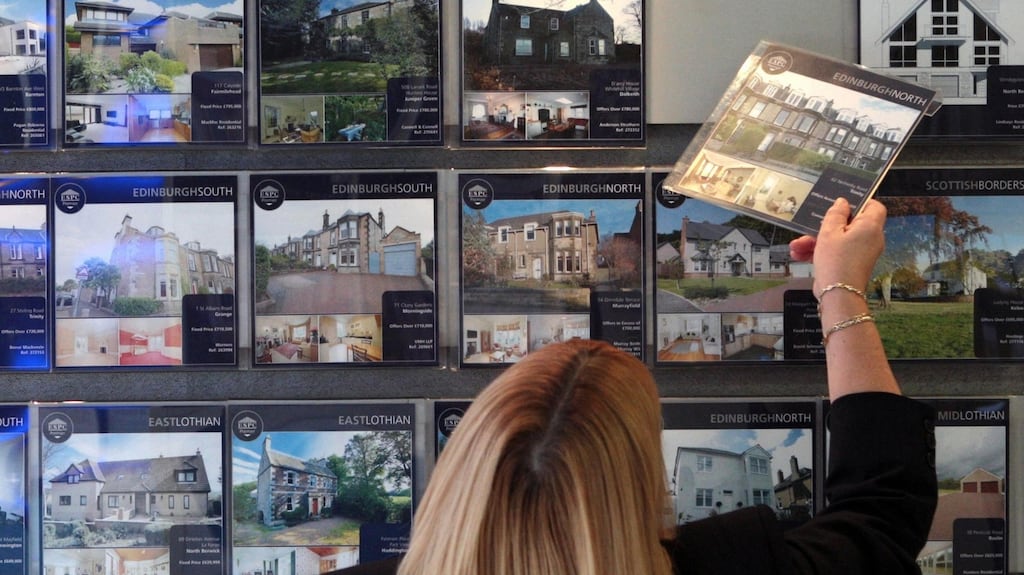 Houses for sale: Fitch predicts that house prices will grow by 3-4% in 2017. Photograph: David Cheskin/PA Wire