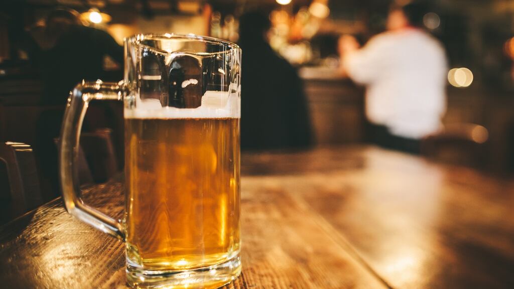 Wicklow Wolf’s Zoso is a single malt and single hop IPA with a lovely malty backbone, hints of tangerine, a decent bitter kick and pours as a lovely clear and fiery red