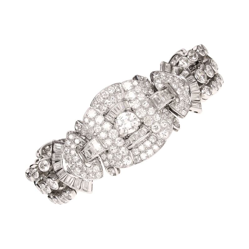 An art-deco inspired bracelet in 18ct white gold with 13ct of diamonds